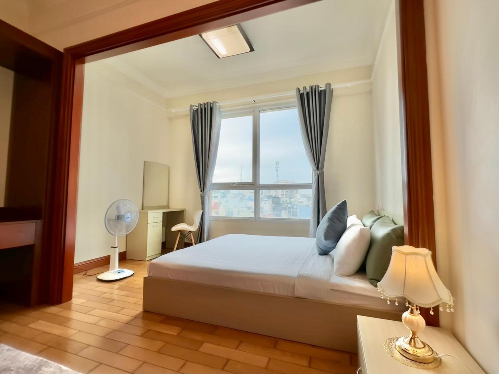 Diny - Rooftop Pool - The Manor 2 TP. Hồ Chí Minh