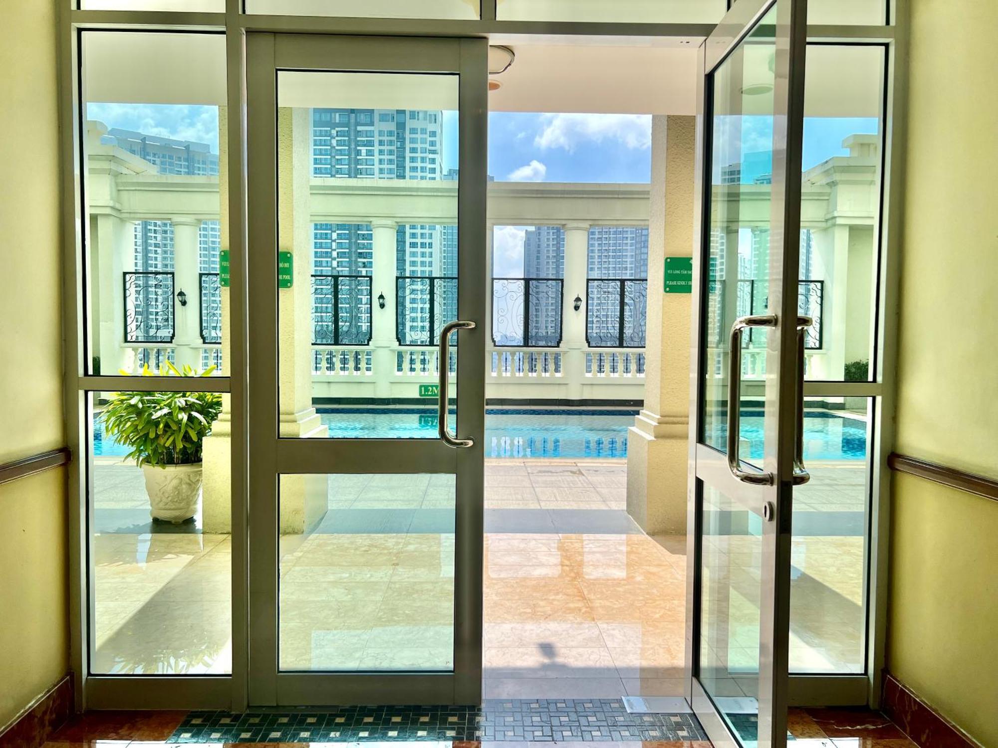 Diny - Rooftop Pool - The Manor 2 * TP. Hồ Chí Minh