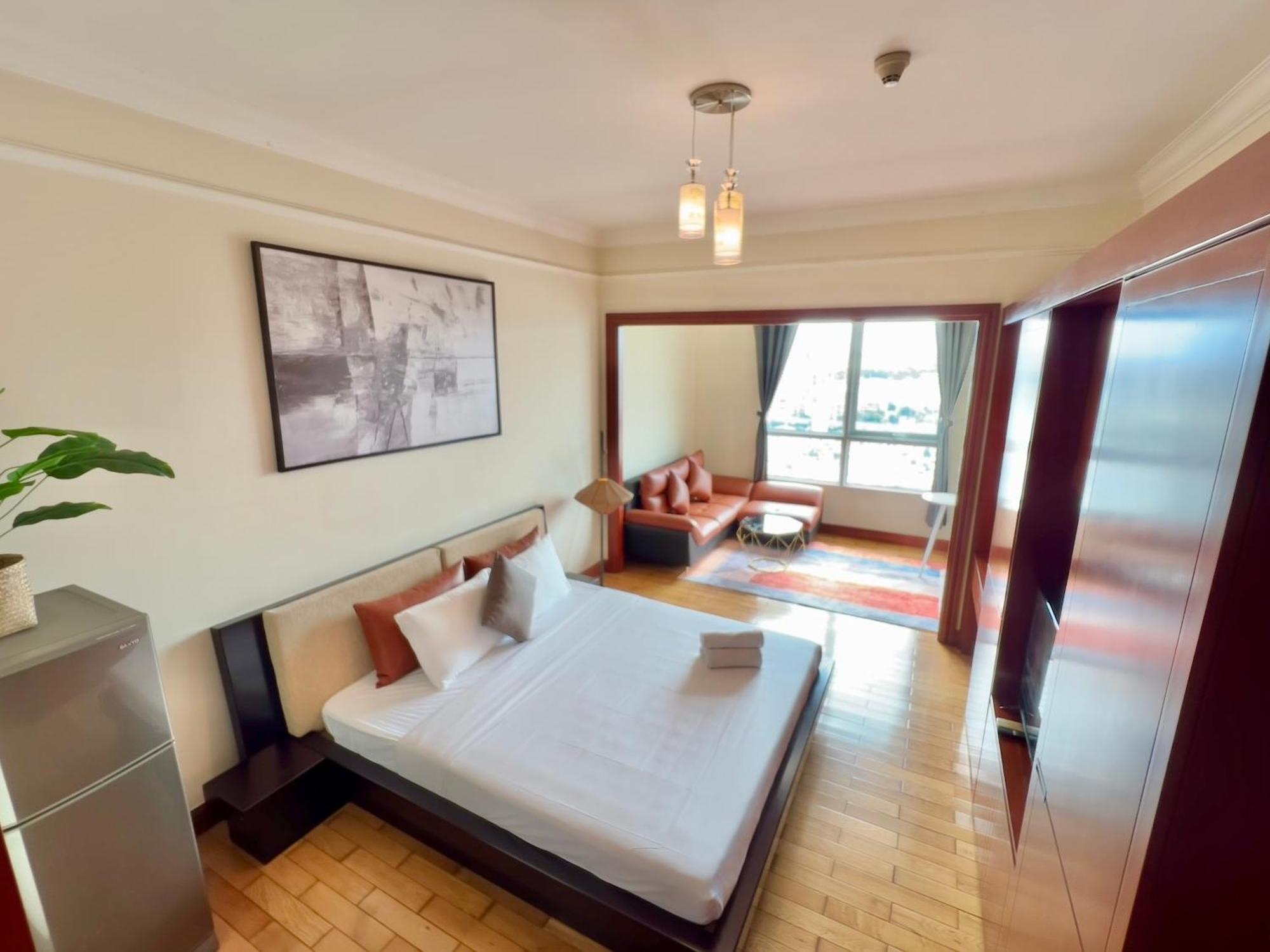 Căn hộ Diny - Rooftop Pool - The Manor 2 *